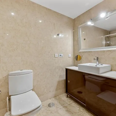 Home2book Stylish Beach Apartment *